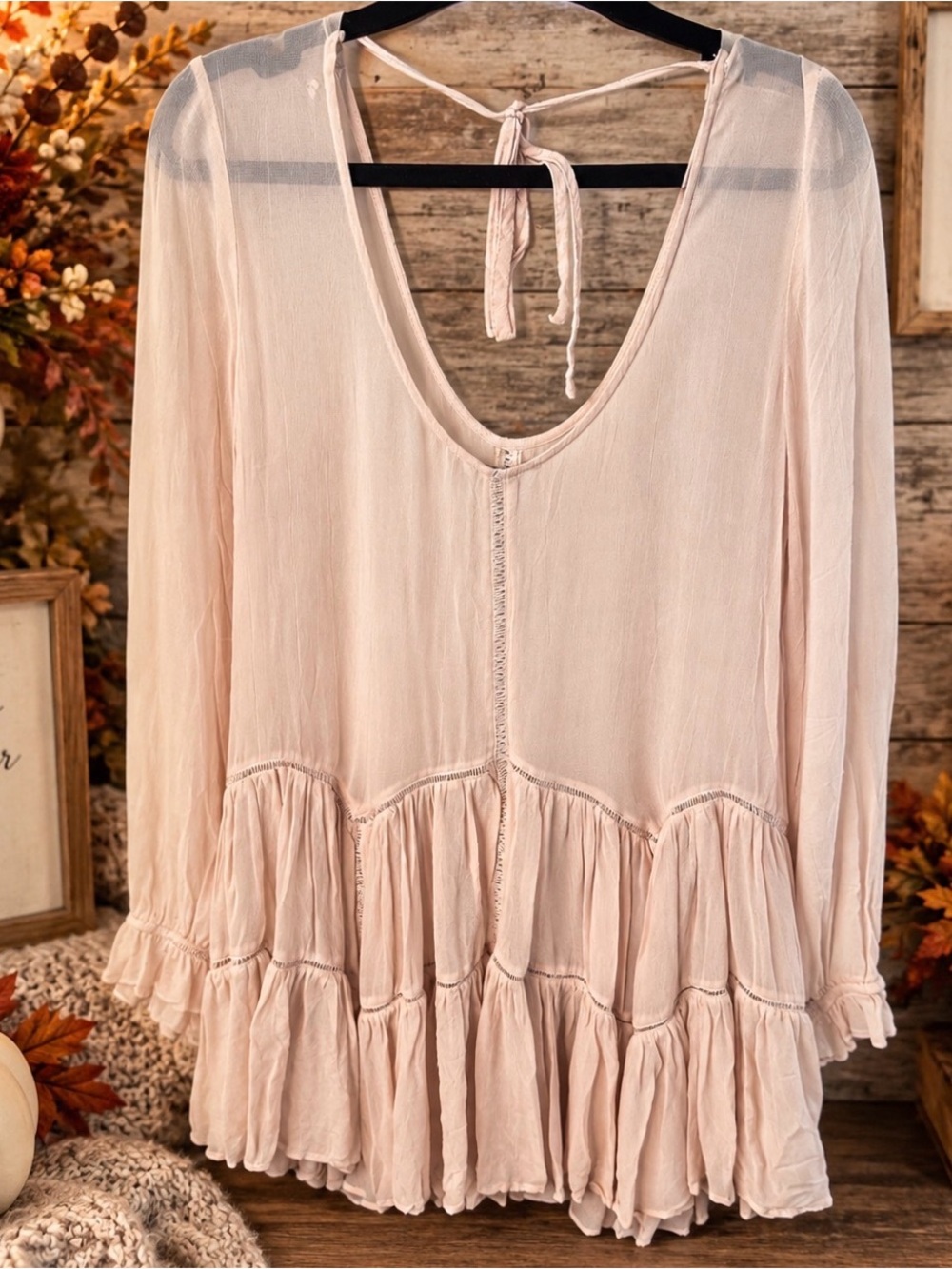 Light Beige Tiered V-Neck Long-Sleeve Tunic